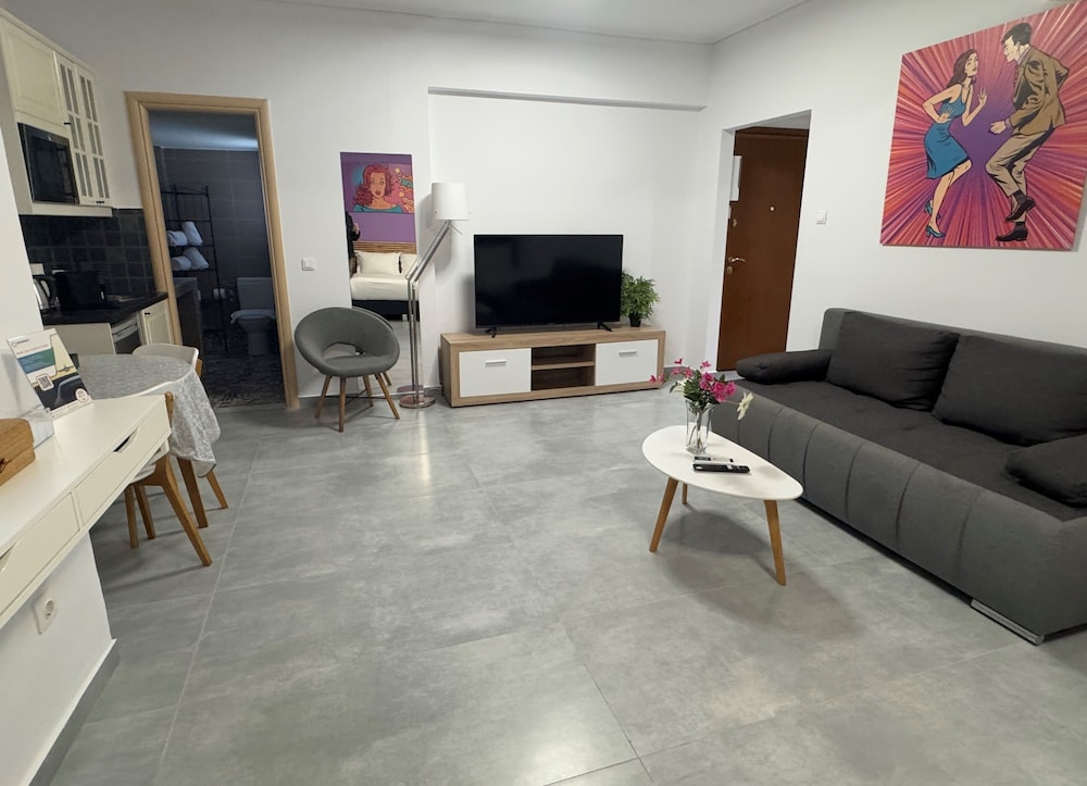 Connect Suites 26/48