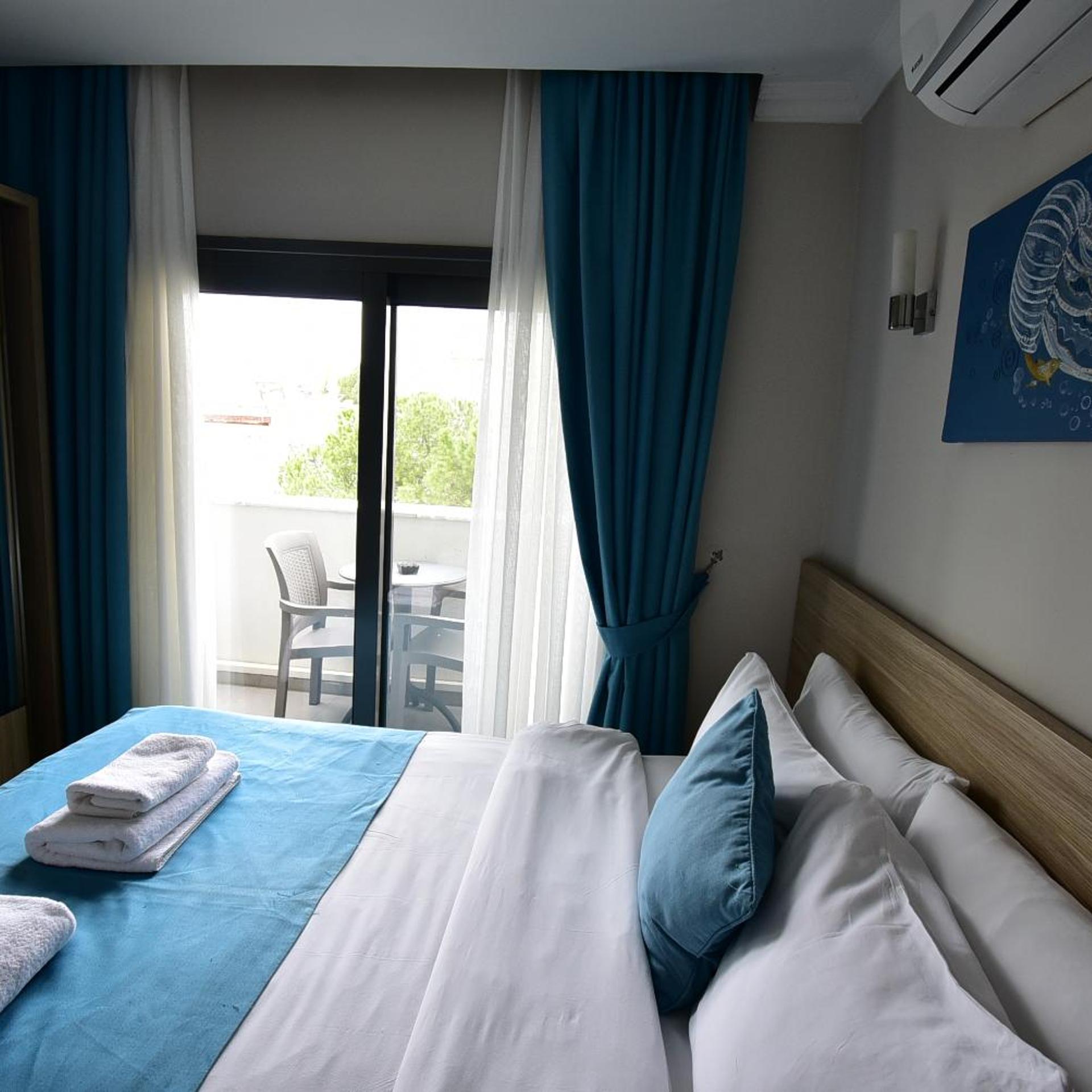 غرفة بسرير مزدوج بشرفة، M Suite Hotel 10/10