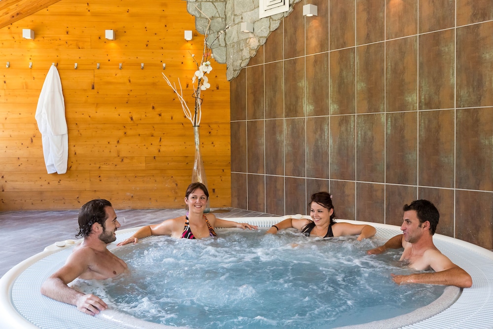 Les Bartavelles Hotel Restaurant 24/50
