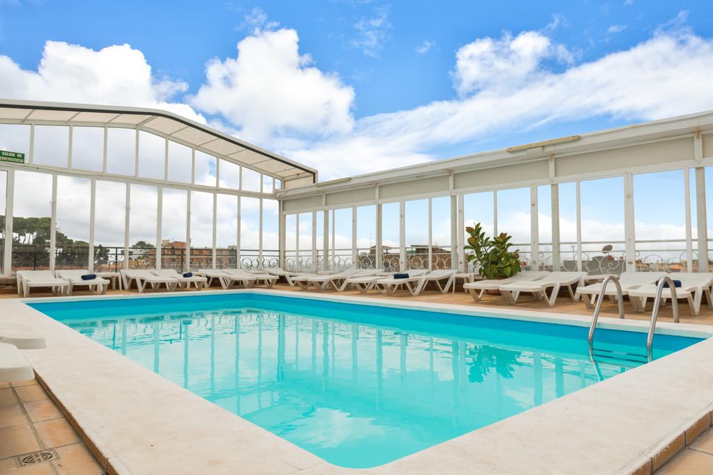Mercedes Hotel 34/56