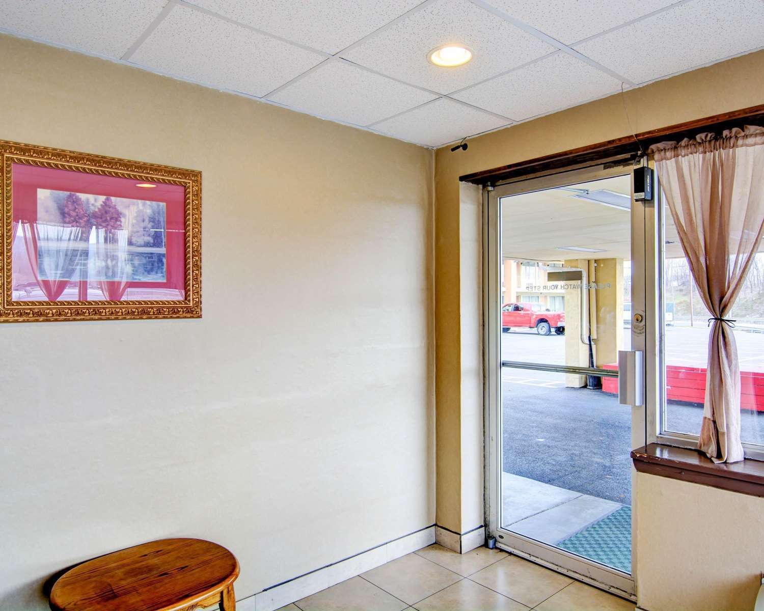 Econo Lodge Wytheville I-77 & I-81 11/21