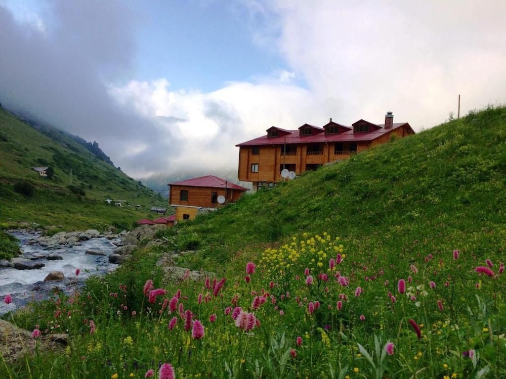 Yedigoller Hotel & Restaurant 41/47