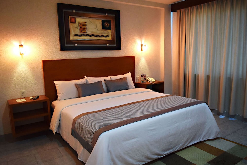 Suite, King Bed