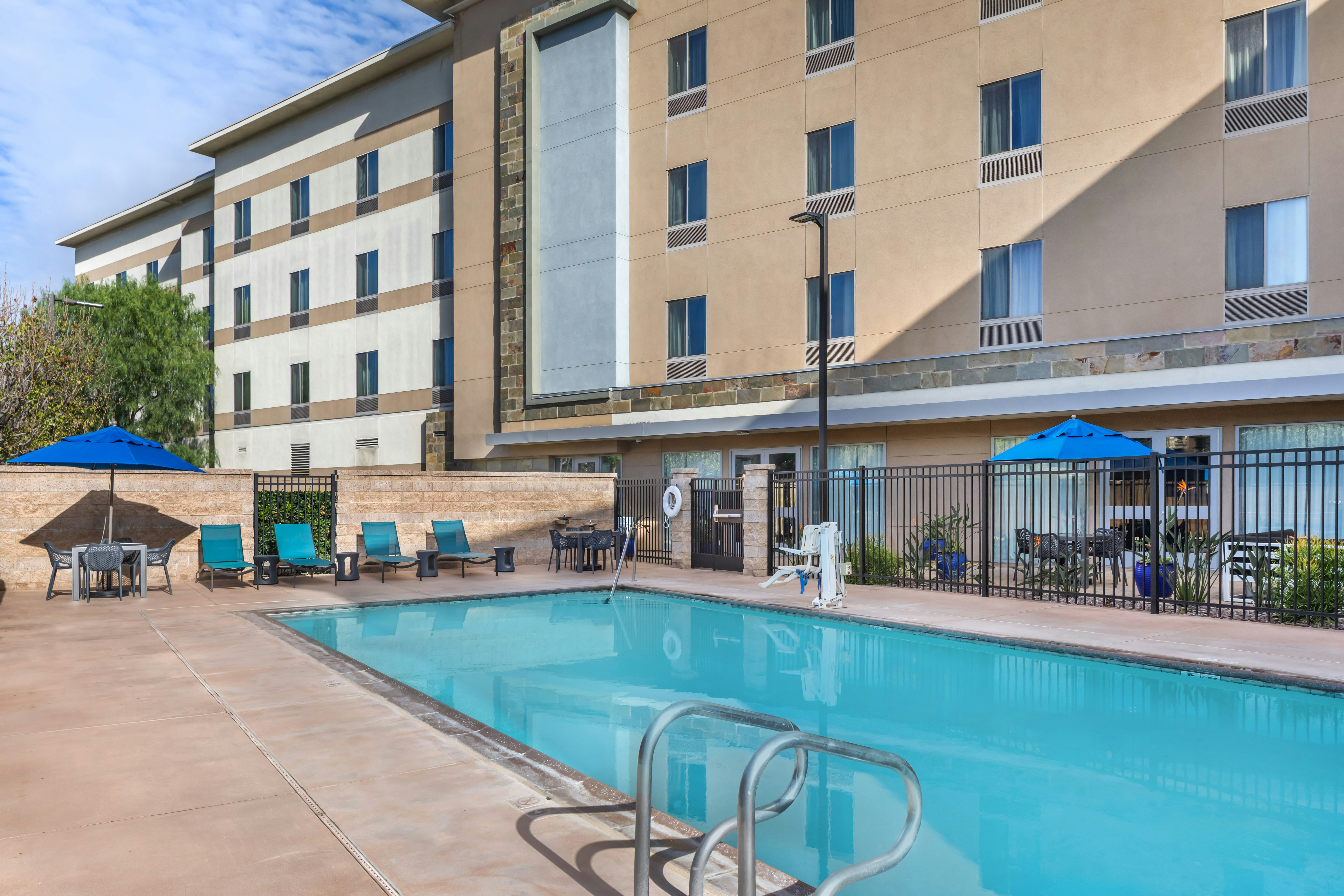 Hampton Inn Suites Riverside Corona East 6/66