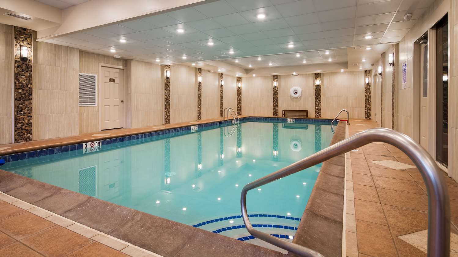 Best Western Plus Concordville Hotel 27/54