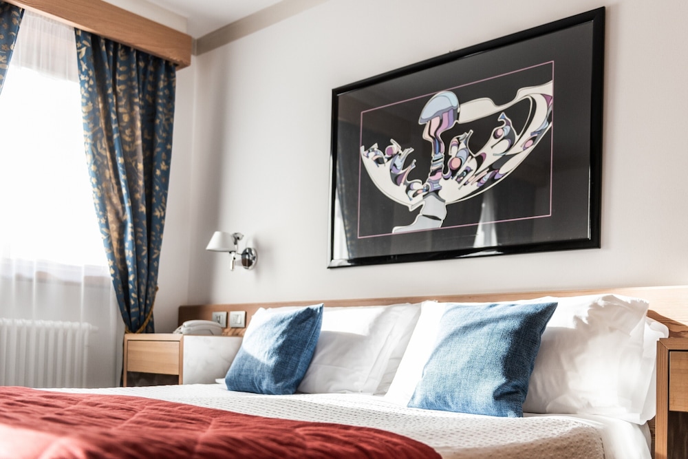 Hotel Antares 54/70