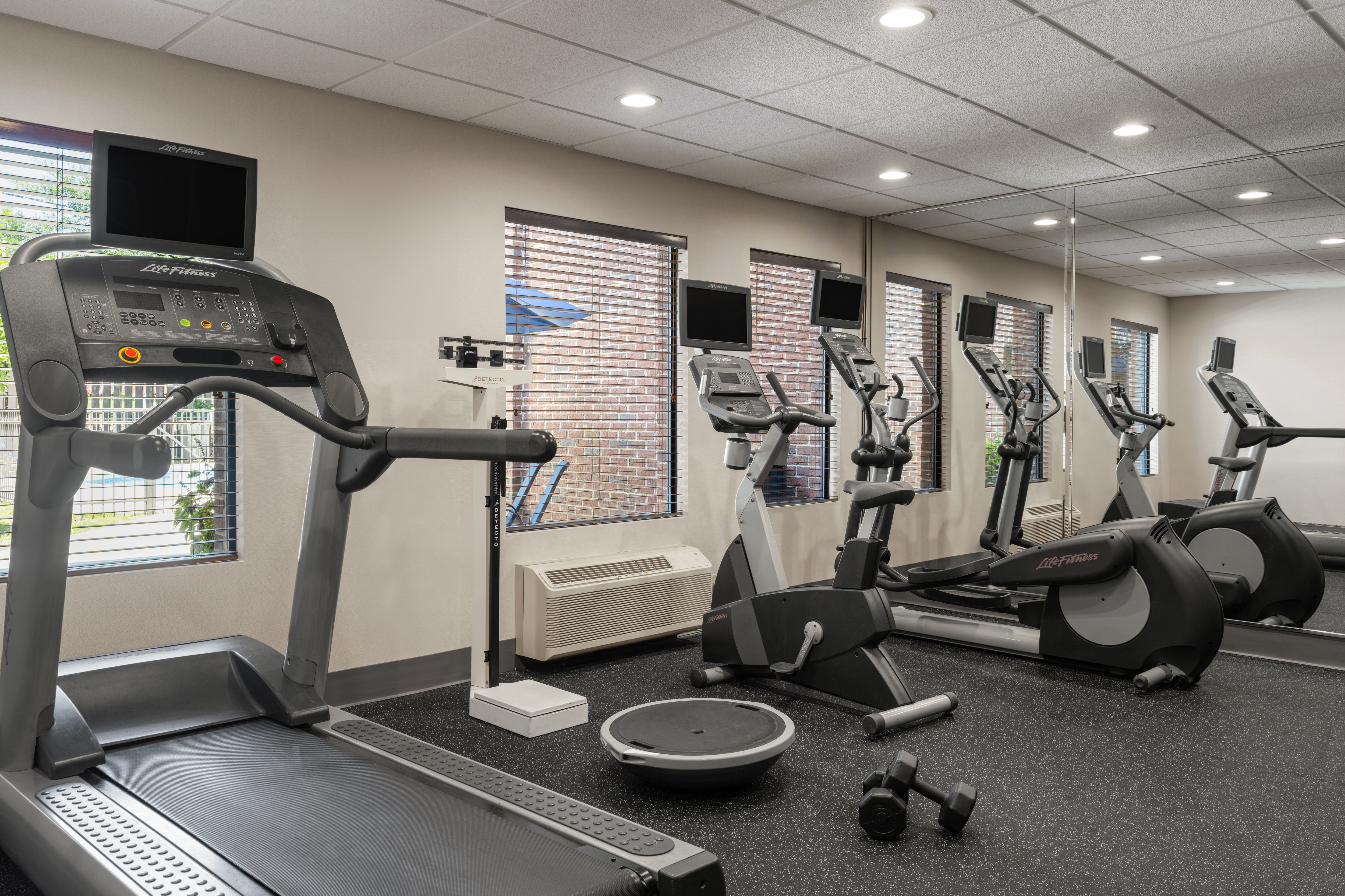Holiday Inn Express Hotel And Suites Columbia I20 At Clemson Rd 25/49