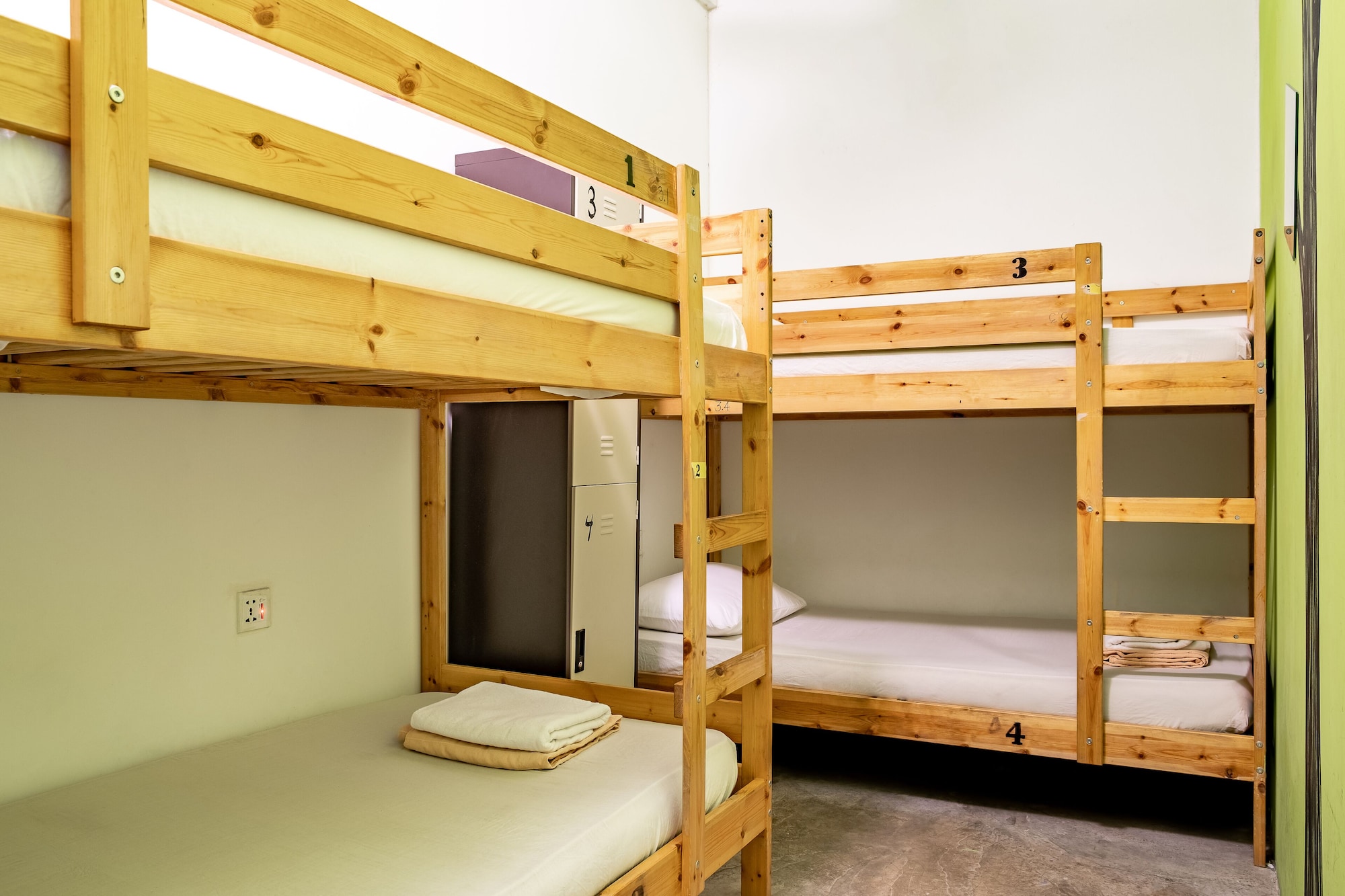 MALE DORM, 8 BEDS