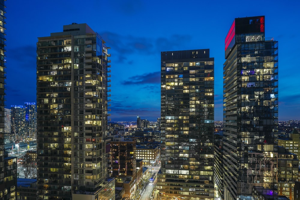 Hyatt Regency Toronto Hotel 61/63