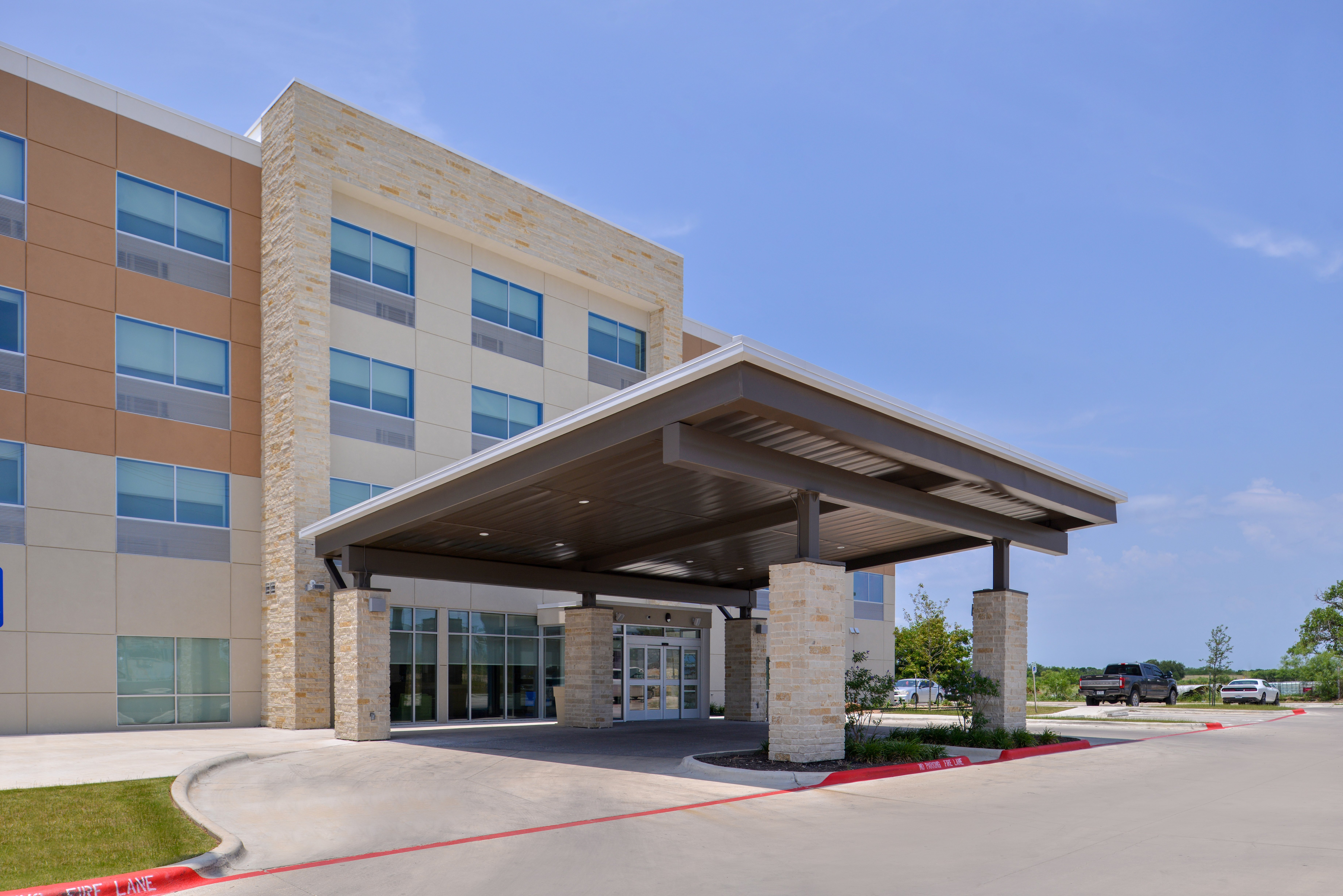 HOLIDAY INN EXPRESS EARLY 29/34