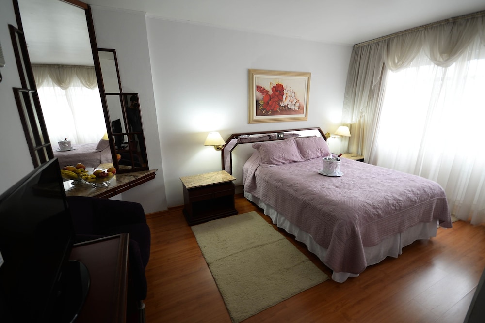 Caravelle Palace Hotel 20/40