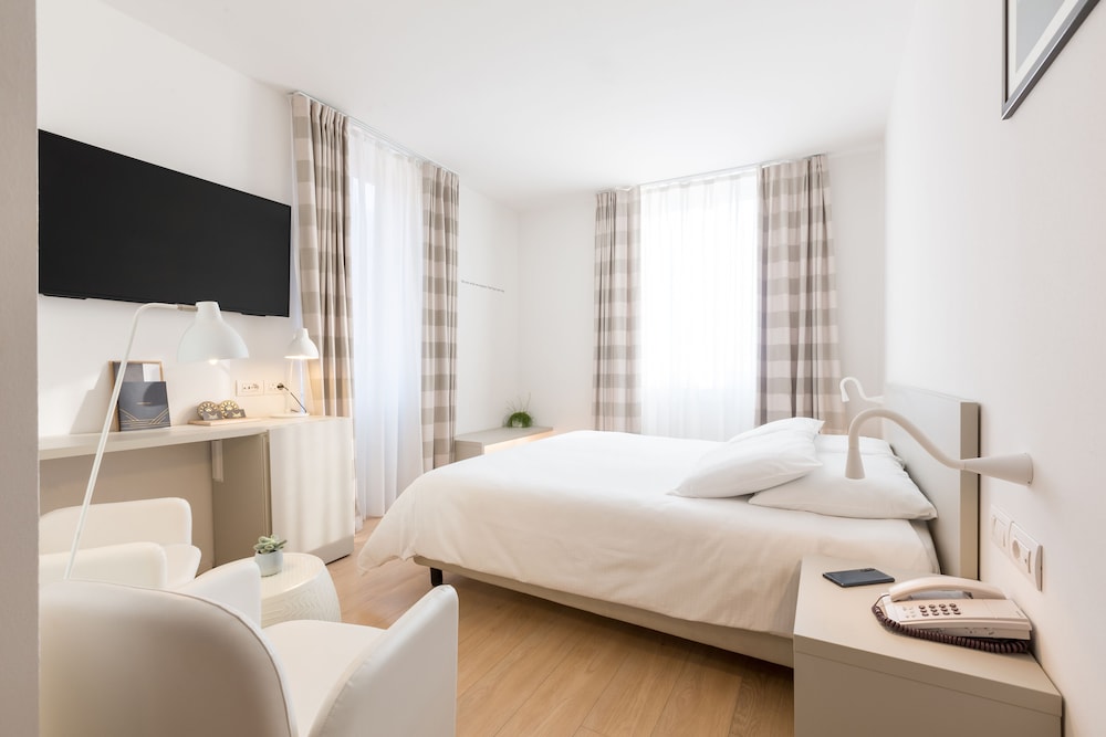 Hotel Lago Di Garda 44/77