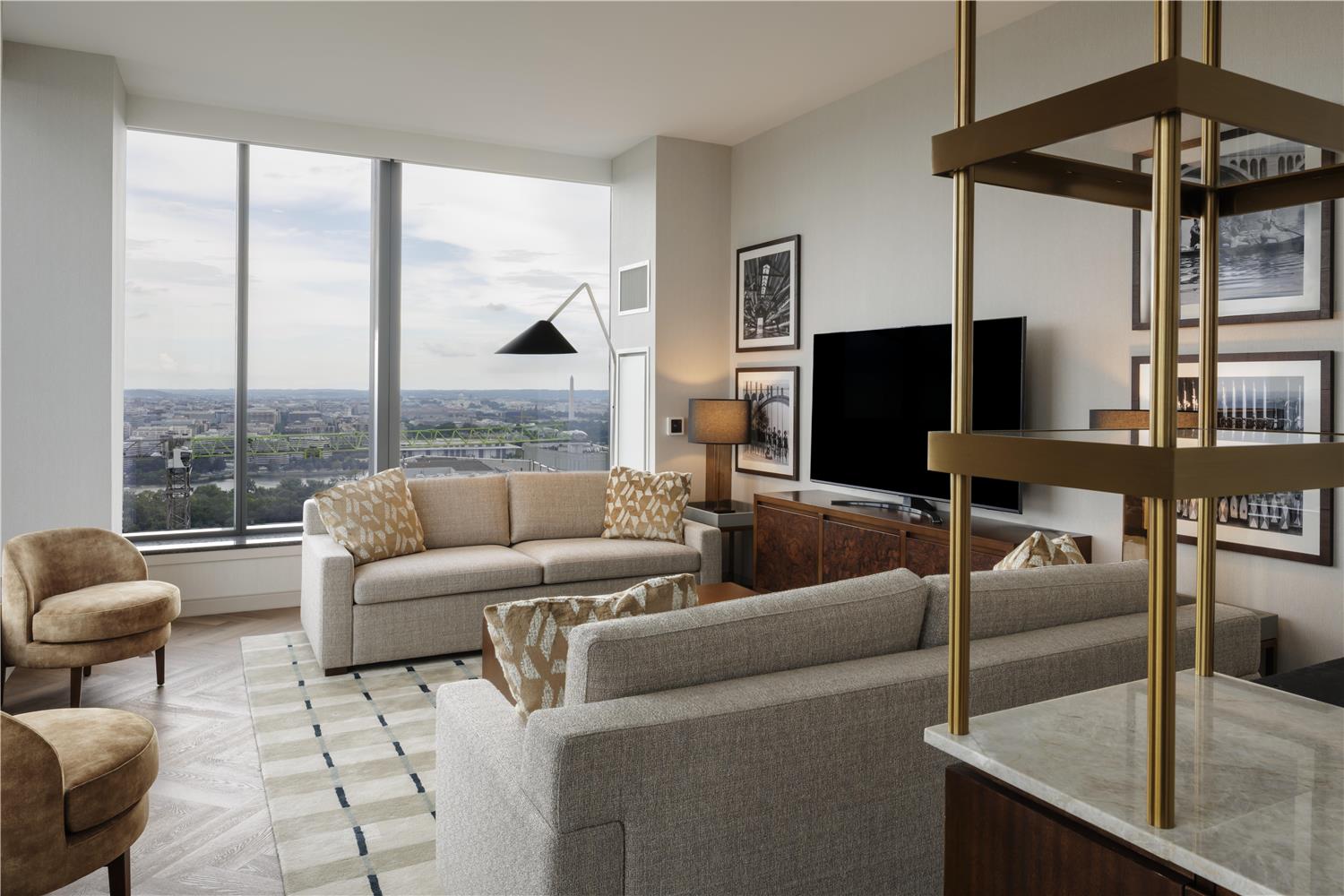 Hilton Arlington Rosslyn The Key 26/57