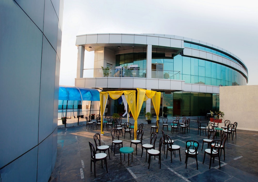 Mango Hotels Navi Mumbai 35/39