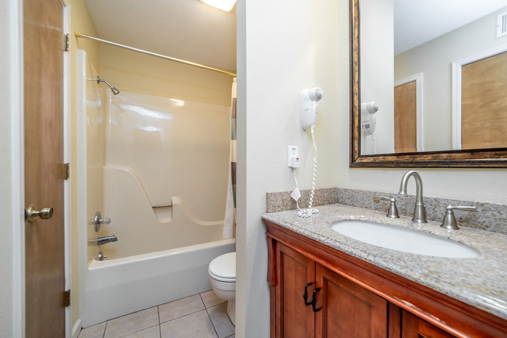 Pointe Royale Condominium Resort & Golf Course 75/81