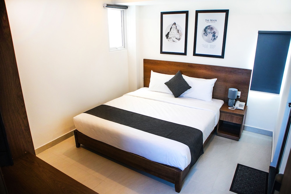 COZY, LOW FLOOR