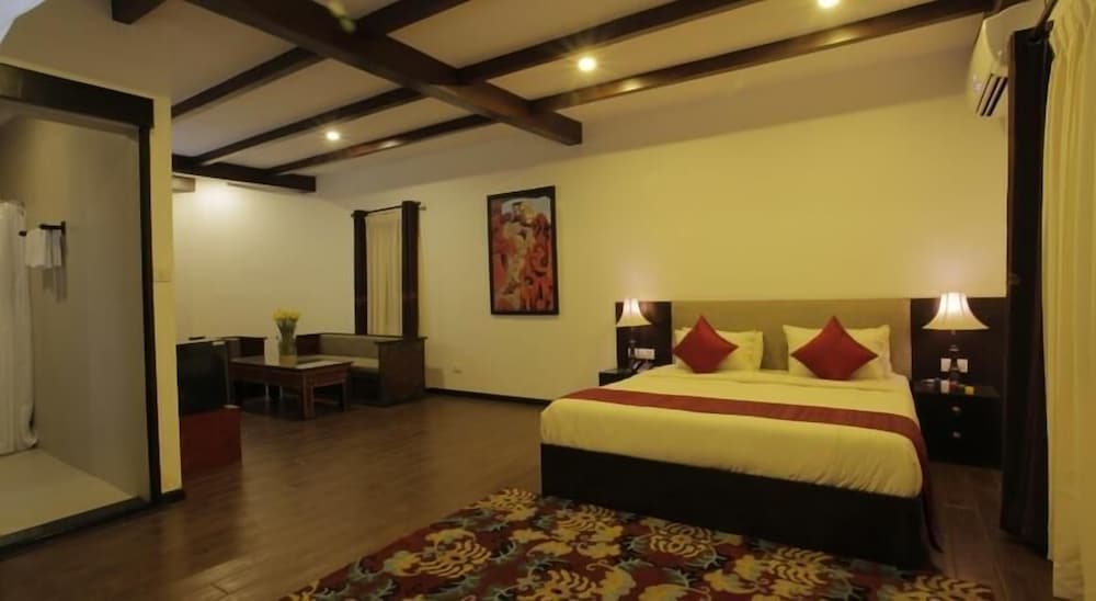 1 BEDROOM, SUITE