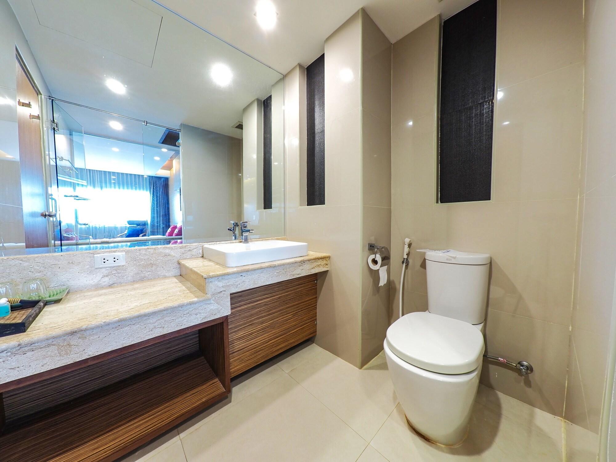 Nipa Garden Hotel 52/53