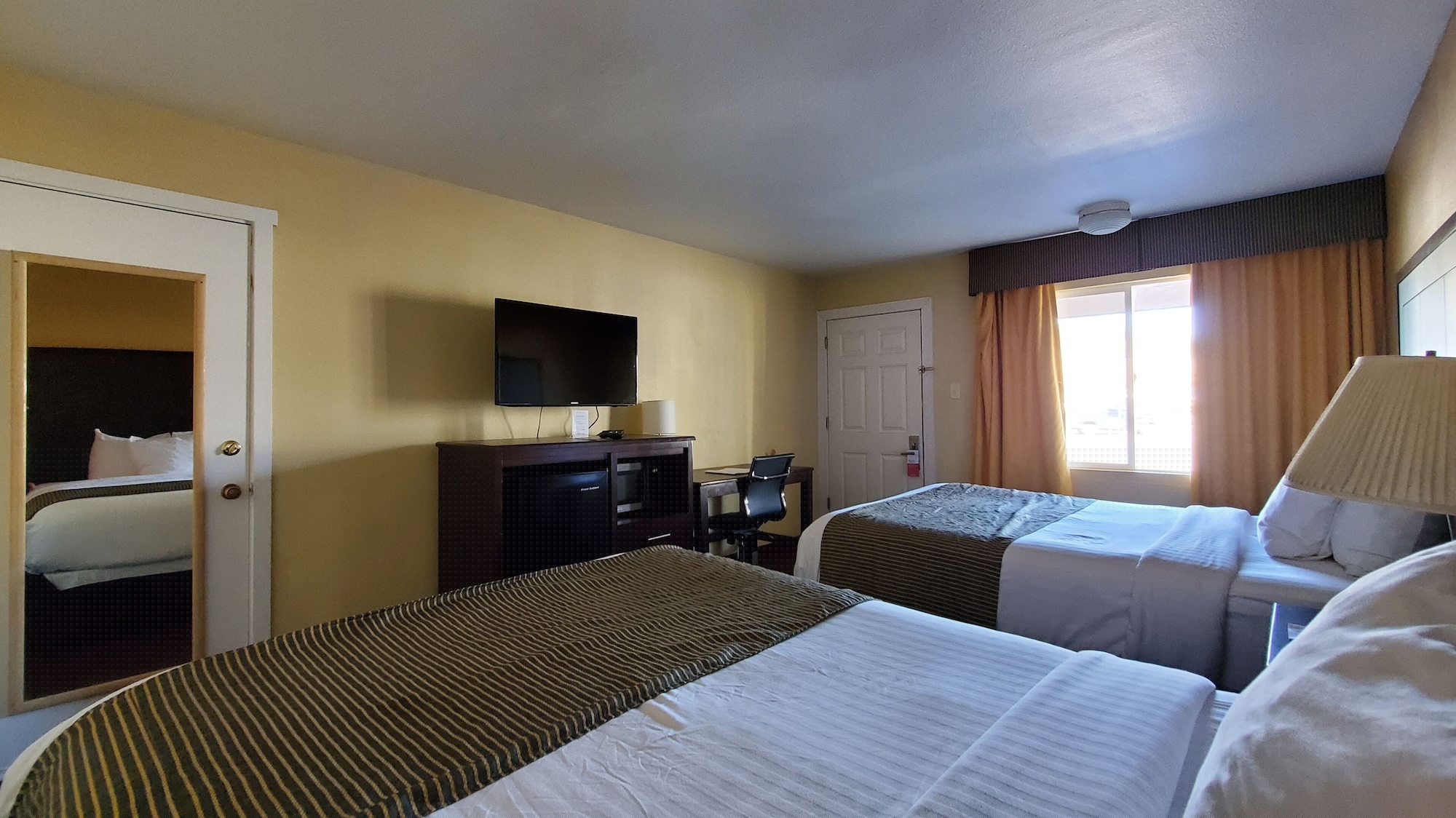 ROOM, 2 QUEEN BEDS, ACCESSIBLE