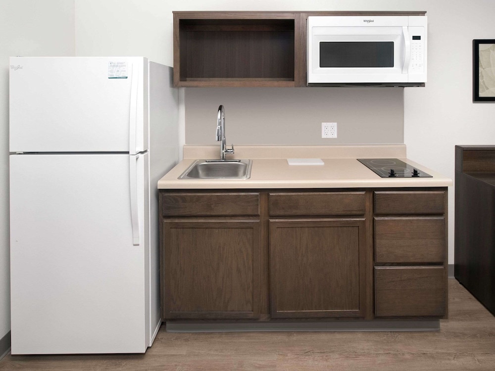 Woodspring Suites Williston 12/49