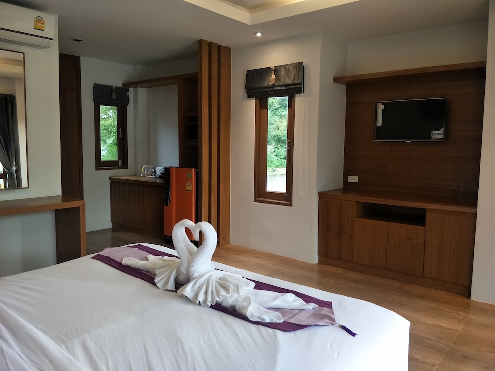 Lanta Infinity Resort 10/50