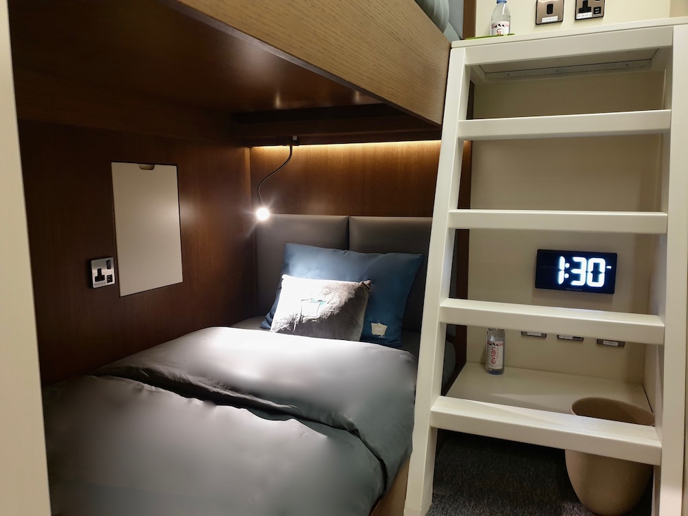 Sleep N Fly Sleep Lounge A Gates Terminal 3 Transit Only 18/50