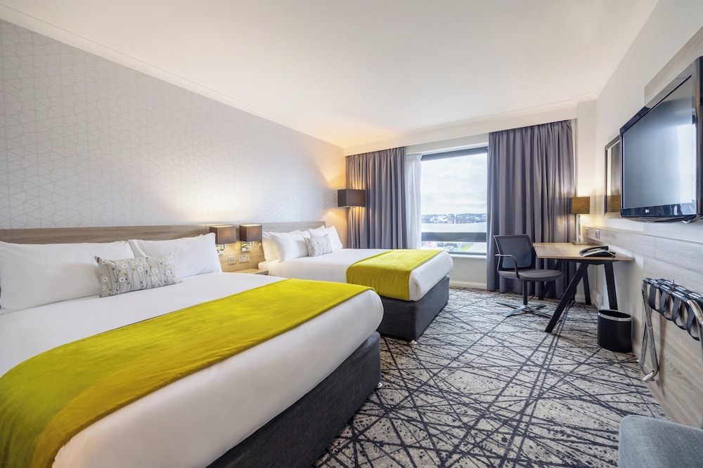 STANDARD, 2 DOUBLE BEDS, WATER FRONT