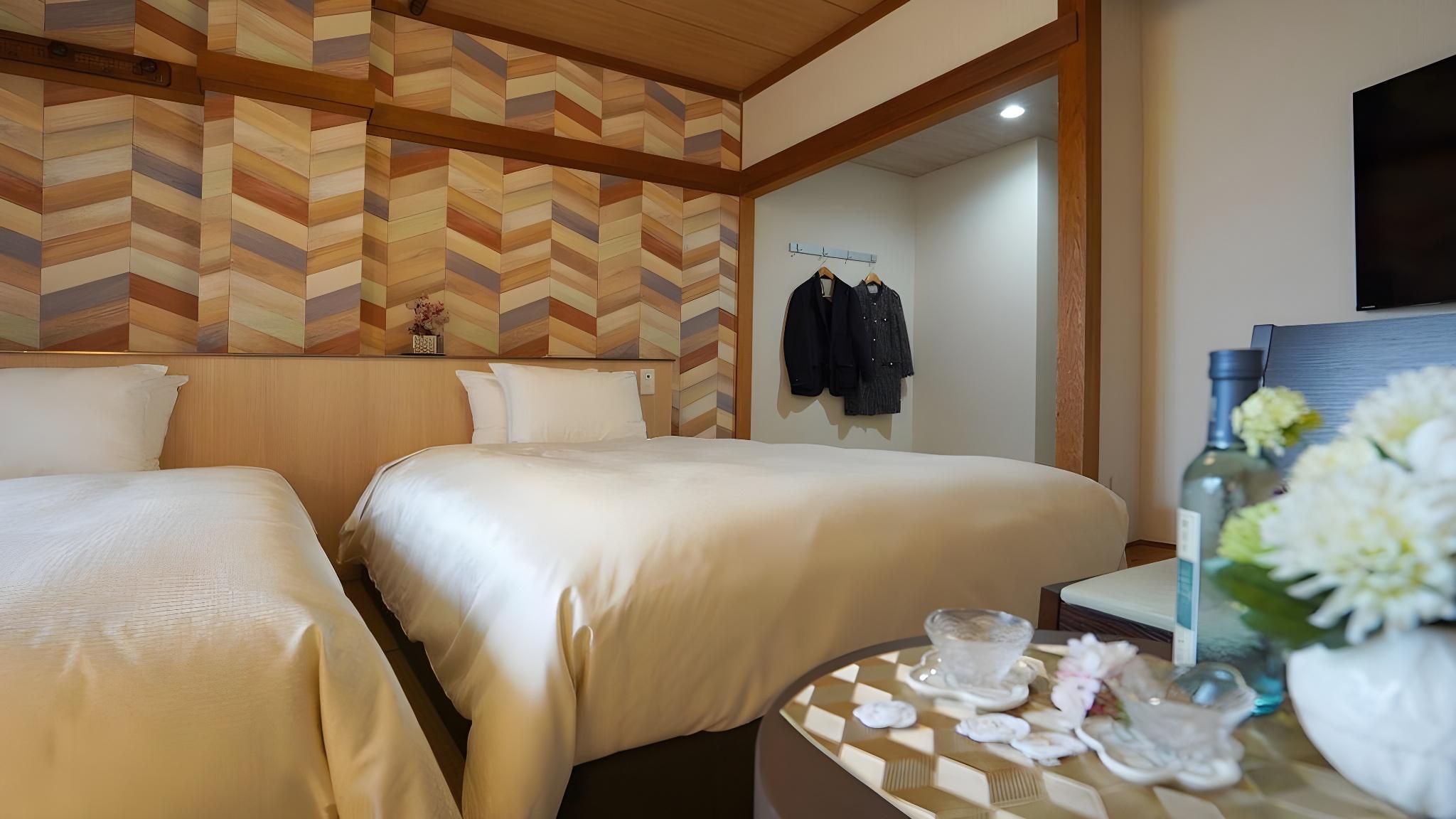 Room, Twin Beds