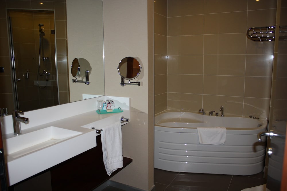 QAFQAZ RESORT HOTEL 48/50