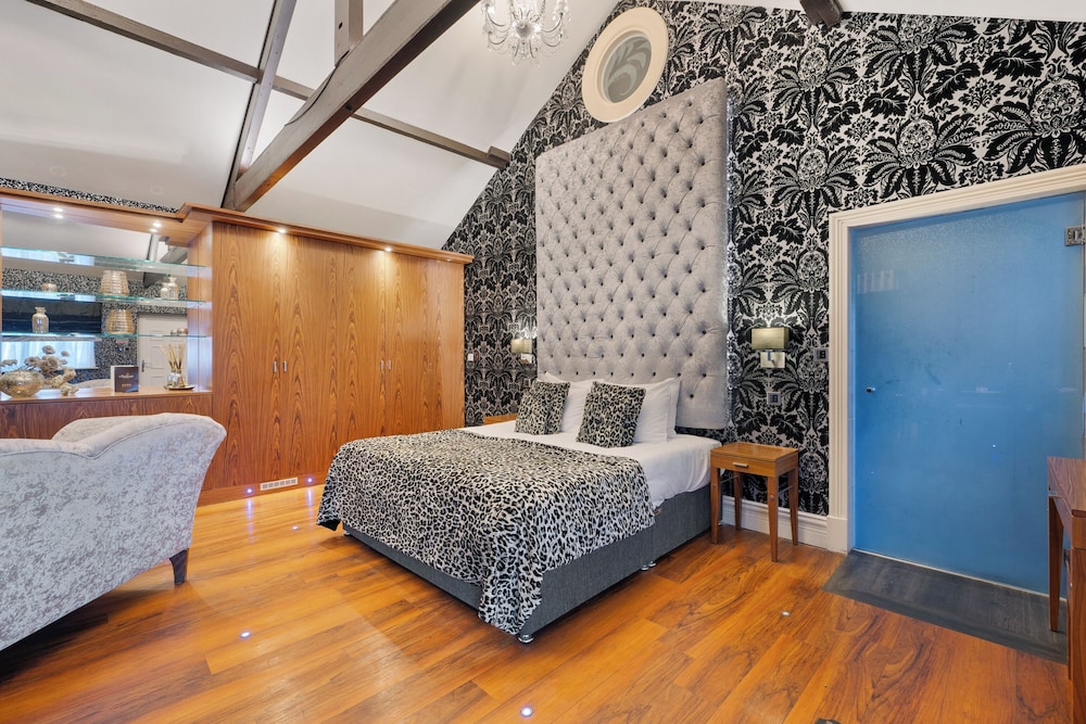 Sanctuary, King Bed