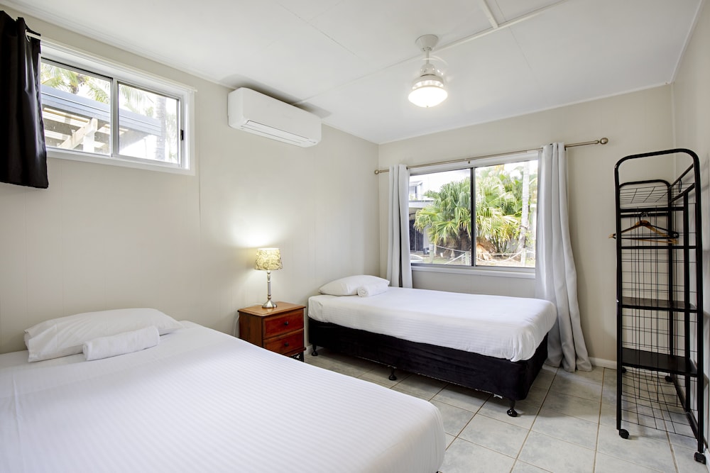 2 BEDROOMS, BASIC, VILLA