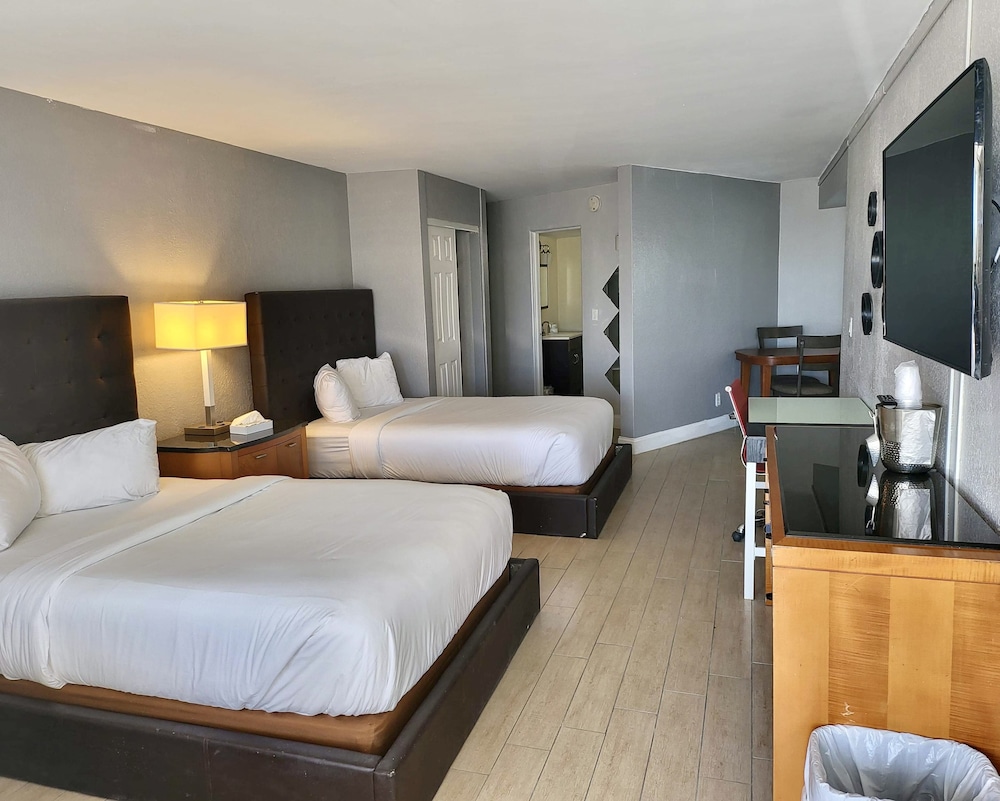 Chateau Mar Beach Resort 19/47