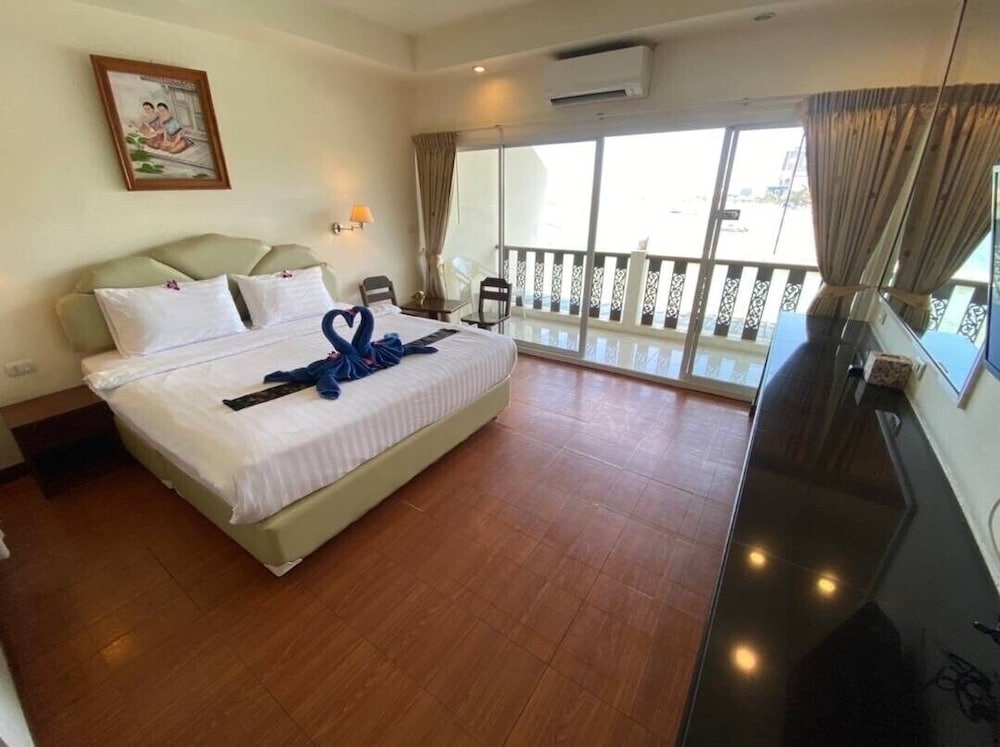 At Sea Residence 13/50