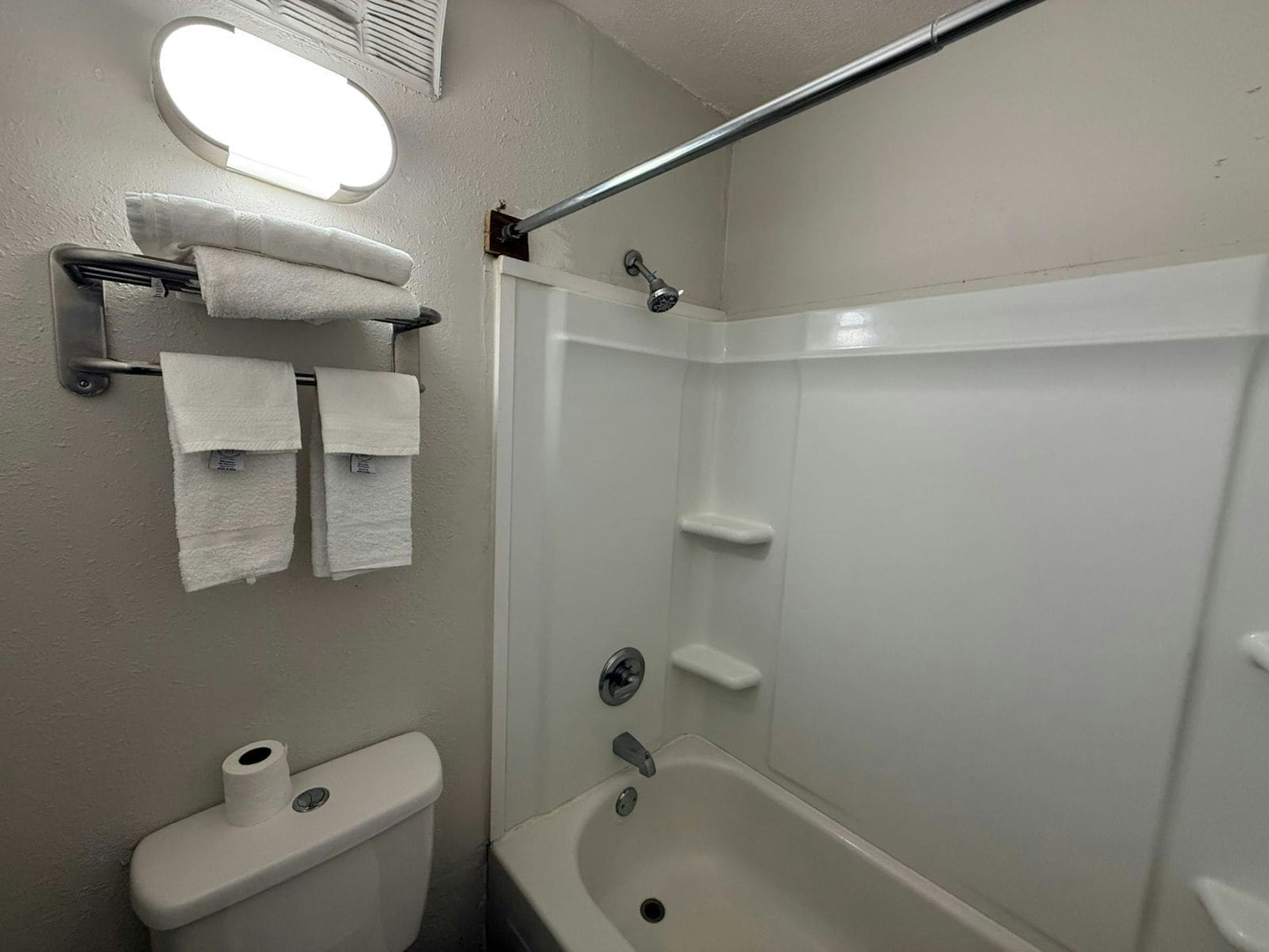 8 Inn Americus Near Albany I 75 42/44