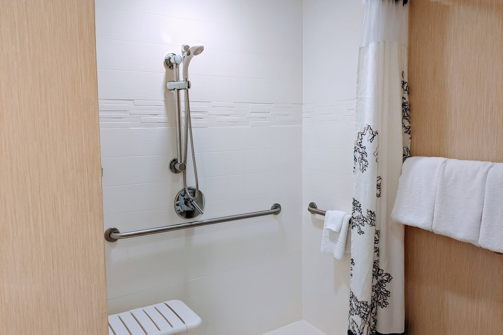 Residence Inn Cleveland Beachwood 7/33