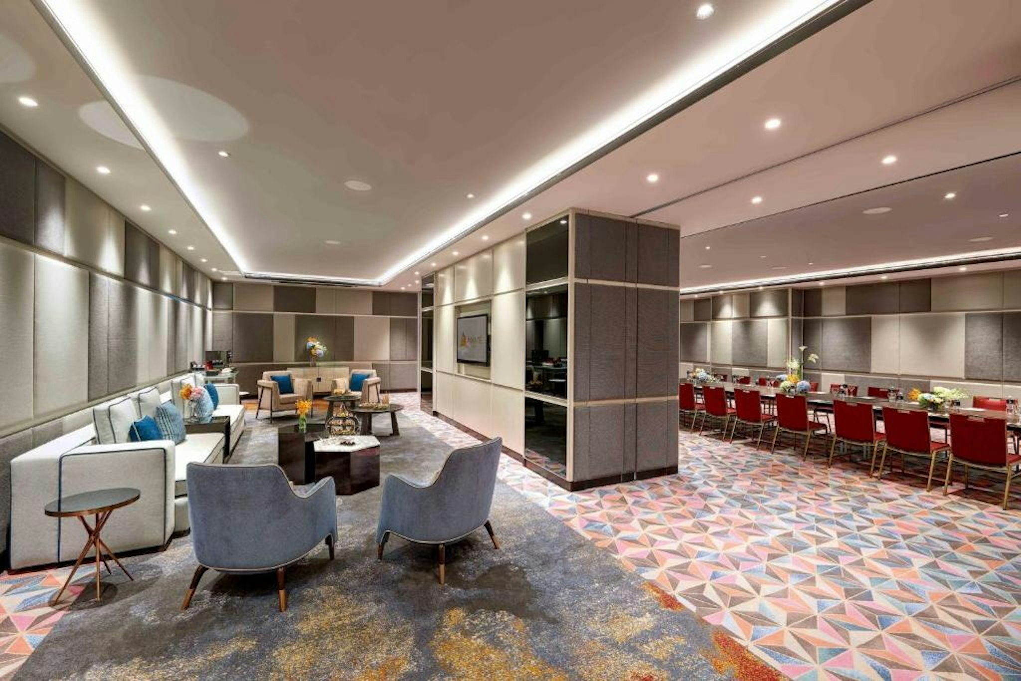 M World Hotel 25/40