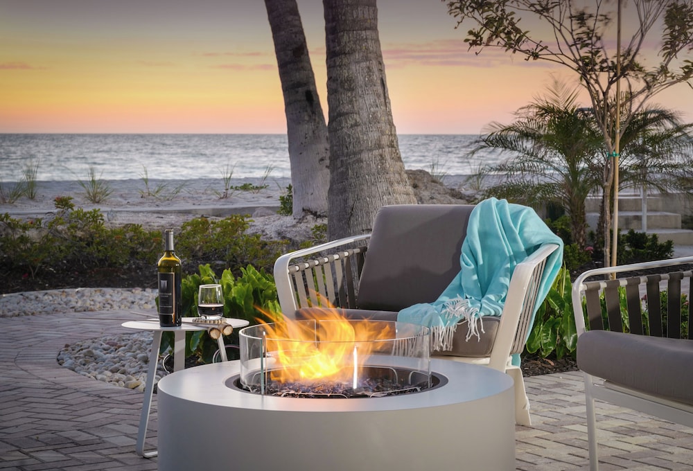 La Playa Beach Resort 7/75