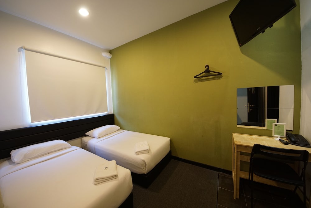 Tulip Hotel 9/40