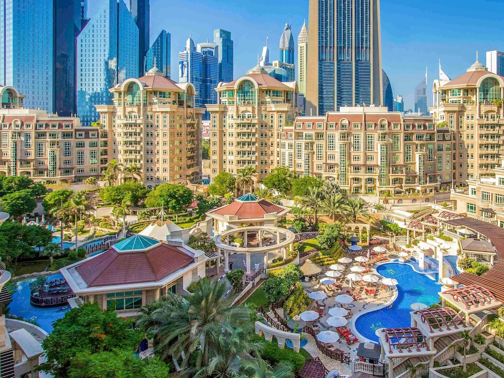 Swissotel Al Murooj Dubai 79/82