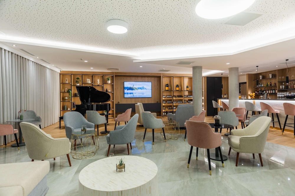Brit Hotel Paris Orly 31/43