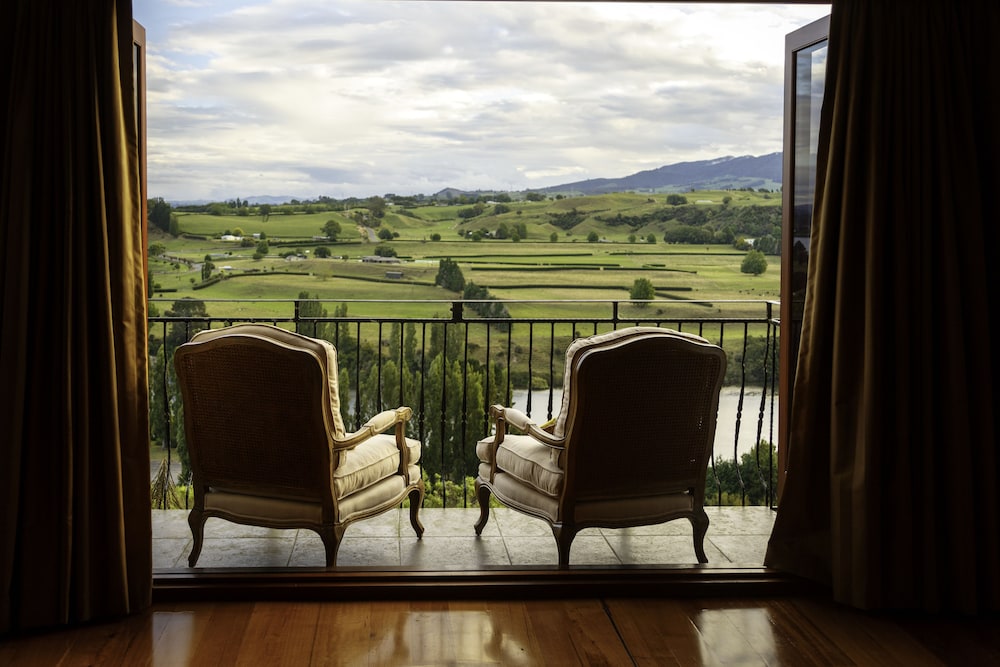 LAKE KARAPIRO LODGE 39/50