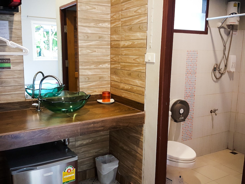 Glur Hostel 23/65