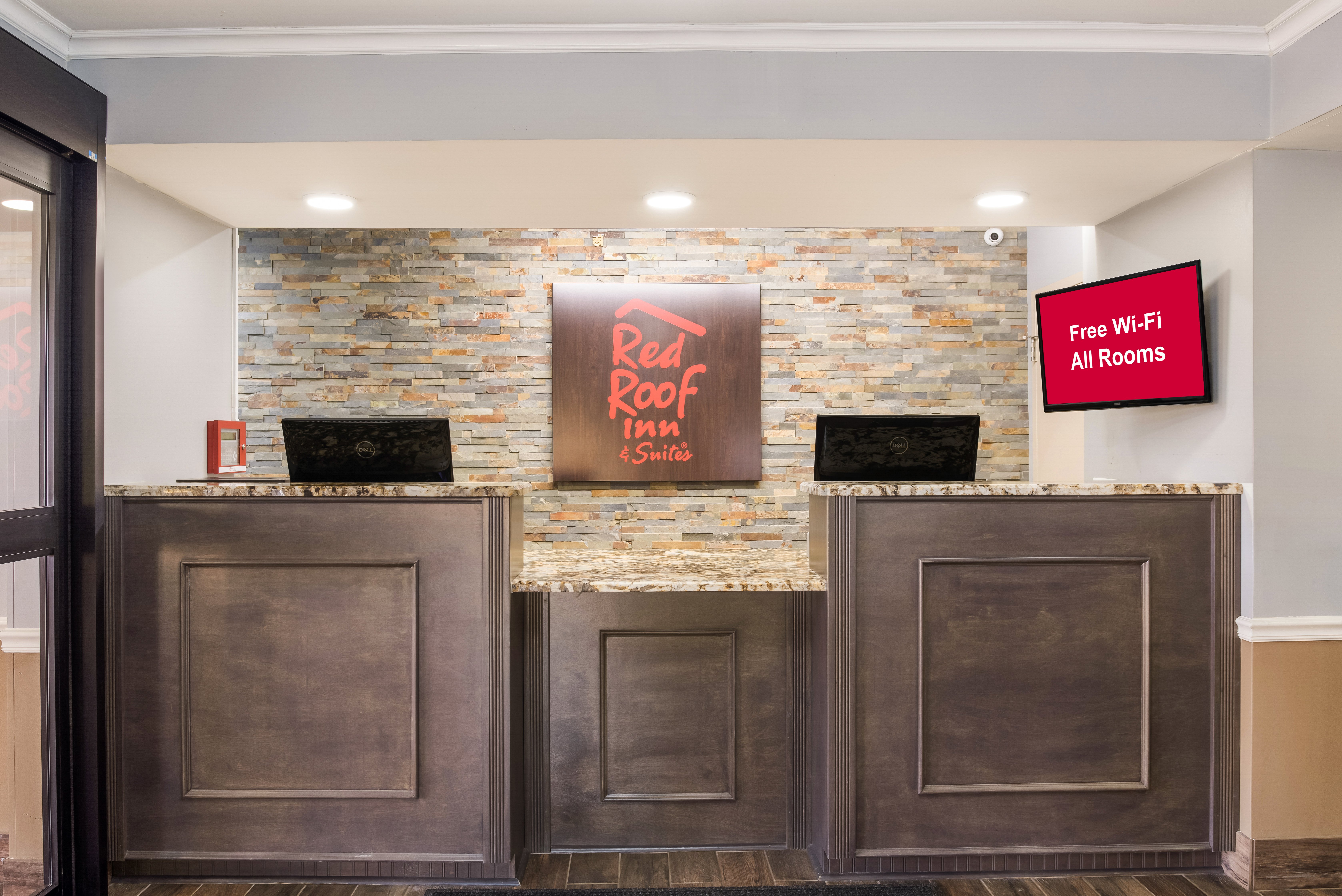 Red Roof Inn & Suites Athens, AL 7/15