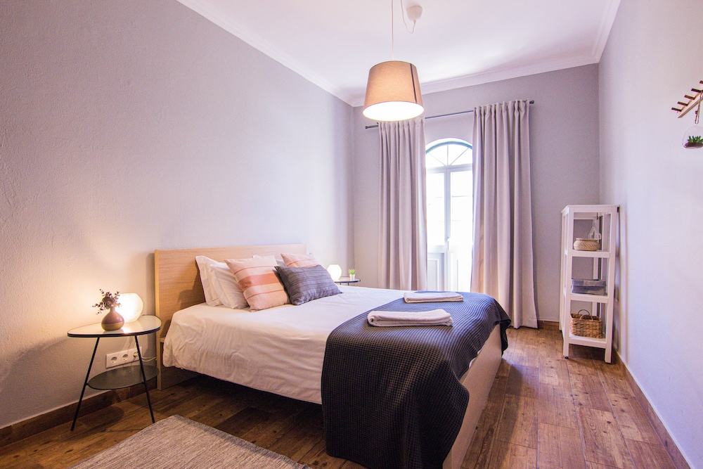 Faro Central Holiday Apartments 6/28