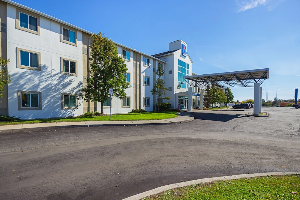 Motel6 Whitby ON - Toronto East 31/41