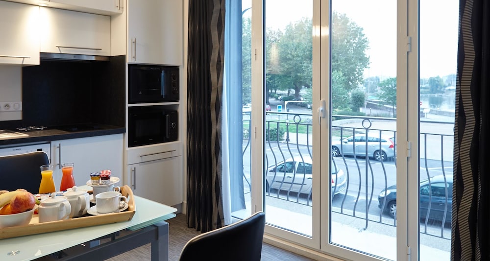 Best Western Le Cheval Blanc 42/54