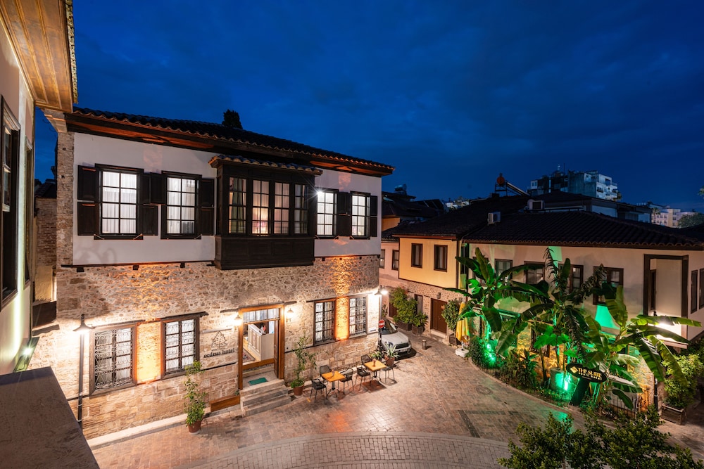 Cedrus Hotel photo2