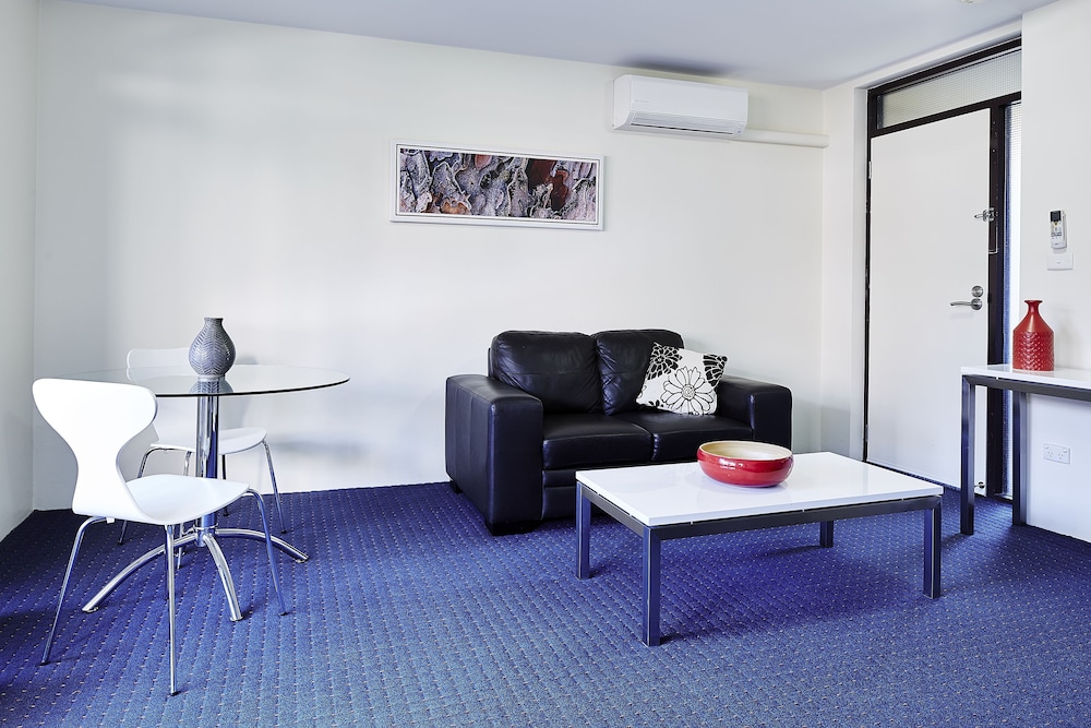 MANUKA PARK SERVICED APARTMENTS 38/58