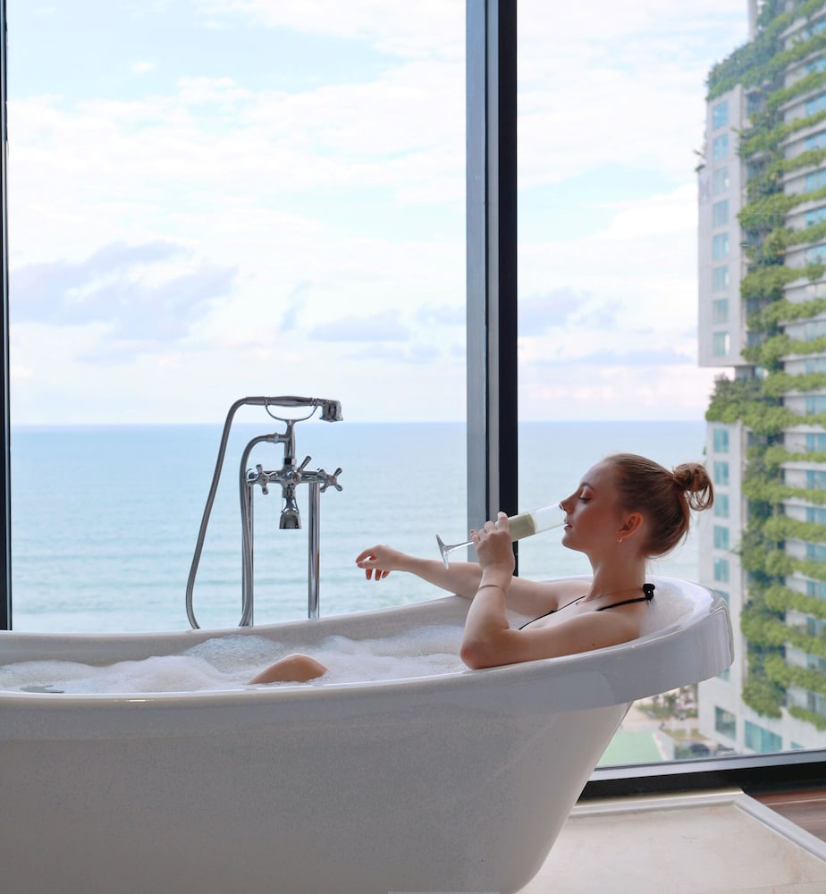 Cicilia Hotels & Spa Danang 47/48