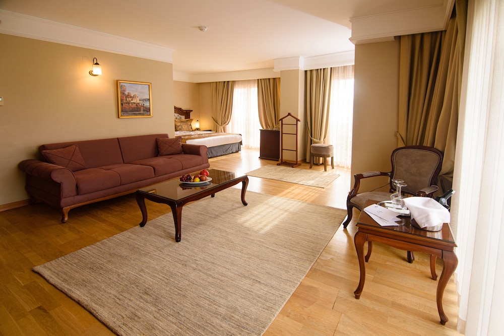 Recital Hotel 51/67